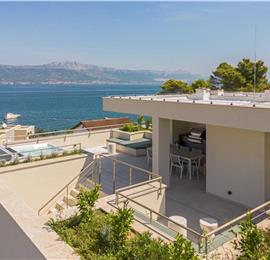4 Bedroom Luxury Villa with Heated Pool and boat mooring, Ciovo near Trogir – Sleeps 8